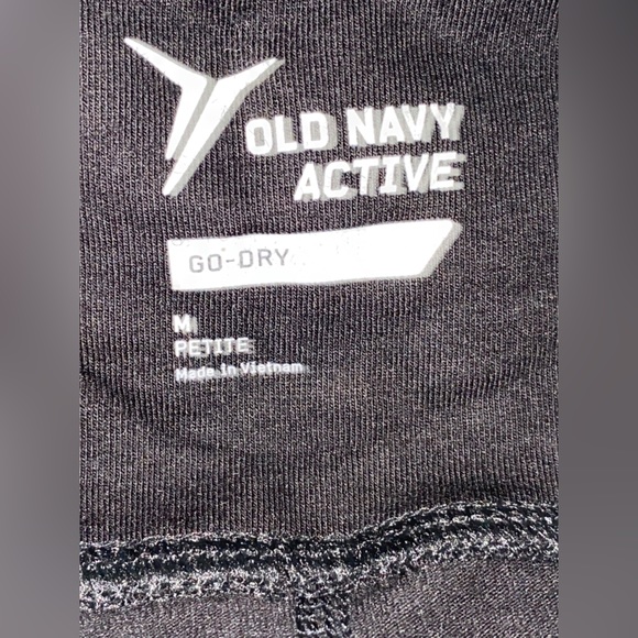 Old Navy Yoga Pants in size M petite - Picture 3 of 4